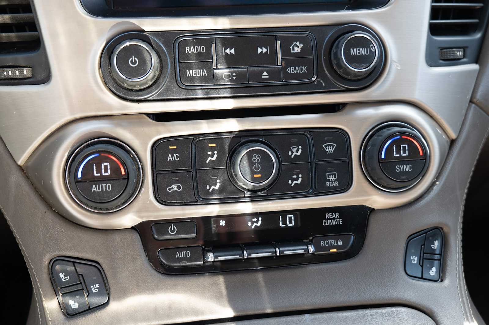 Thumbnail: 2015 GMC Yukon - 17