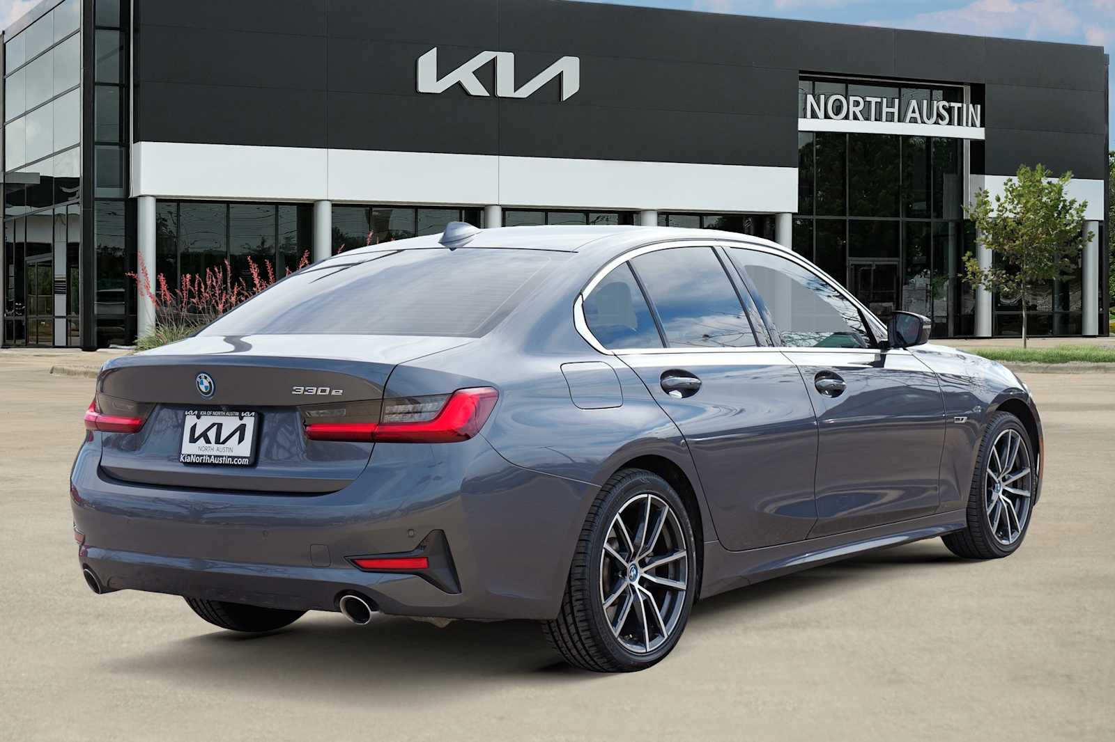 Thumbnail: 2022 BMW 3 Series - 6