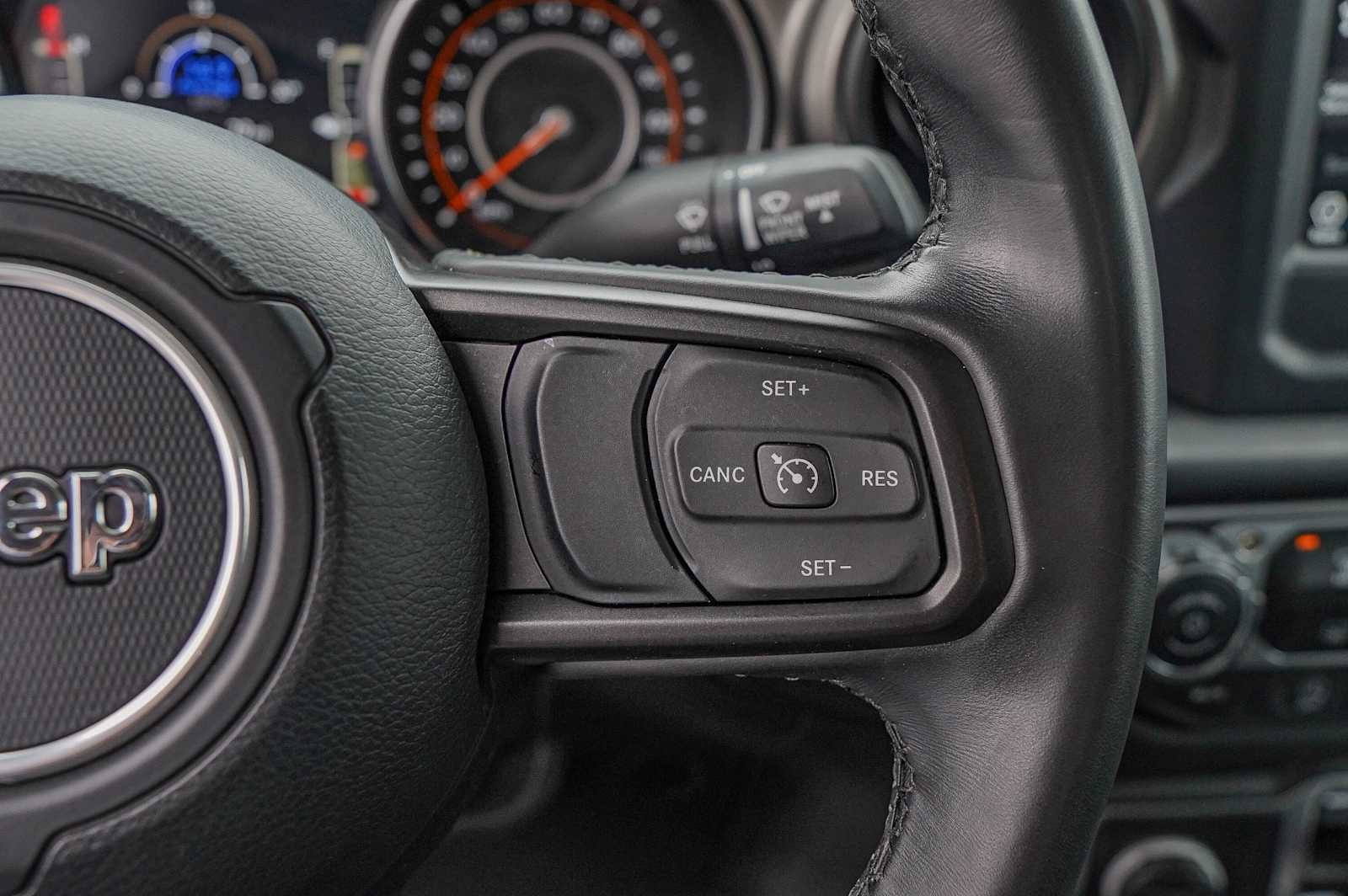 Thumbnail: 2022 Jeep Gladiator - 14