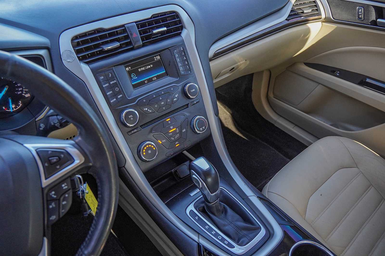 Thumbnail: 2014 Ford Fusion - 16