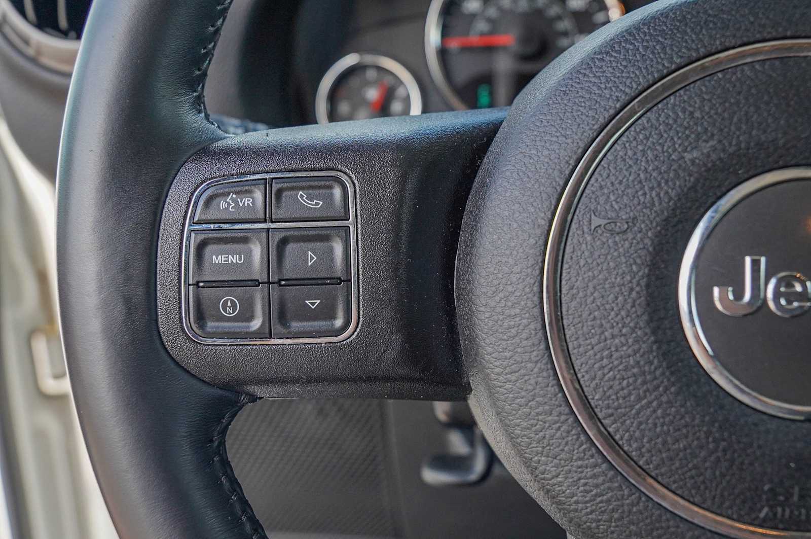 Thumbnail: 2016 Jeep Wrangler - 13