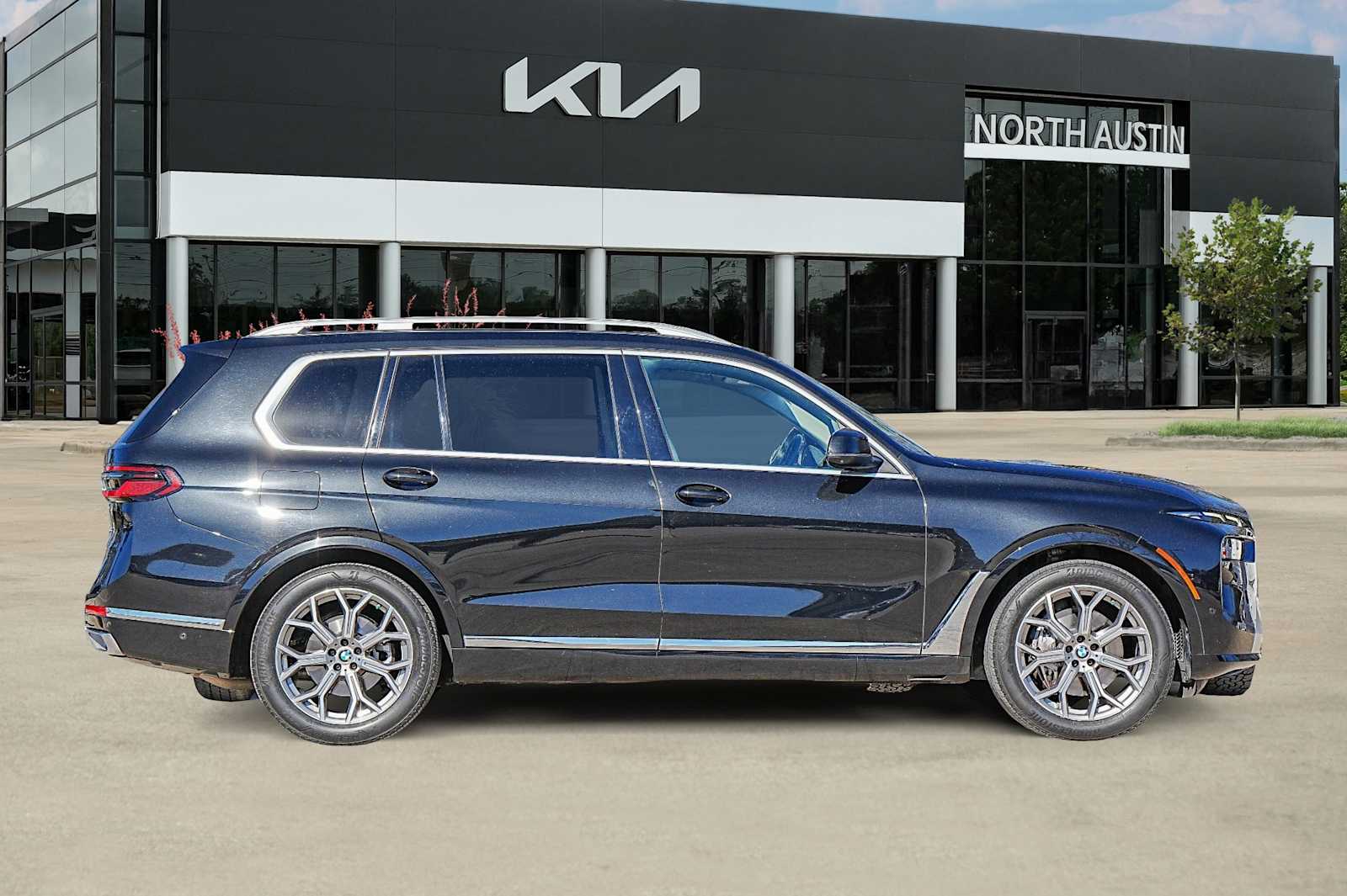 Thumbnail: 2023 BMW X7 - 8