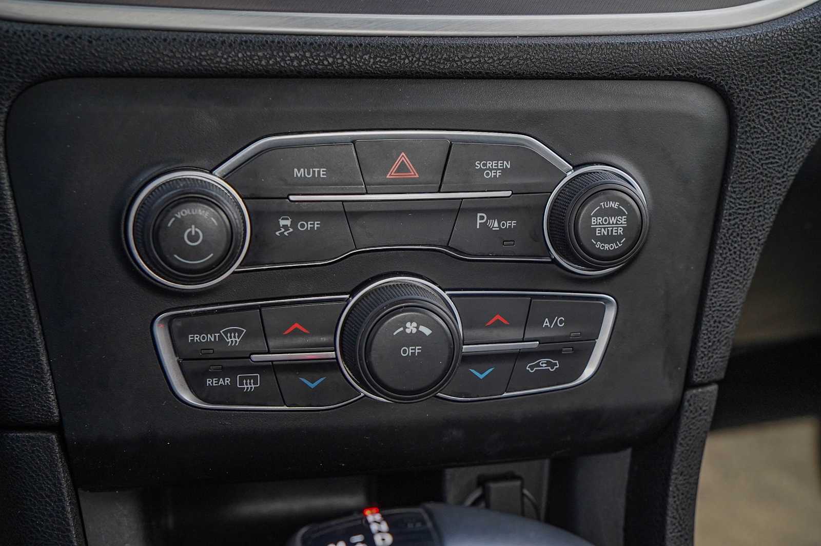 Thumbnail: 2019 Dodge Charger - 18