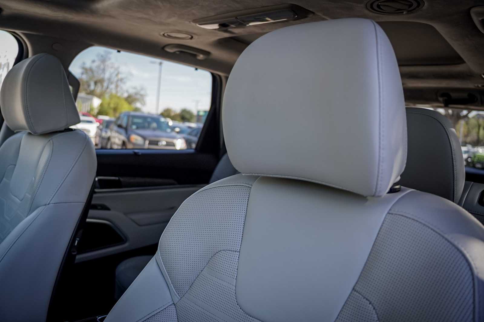 Thumbnail: 2022 Kia Telluride - 14