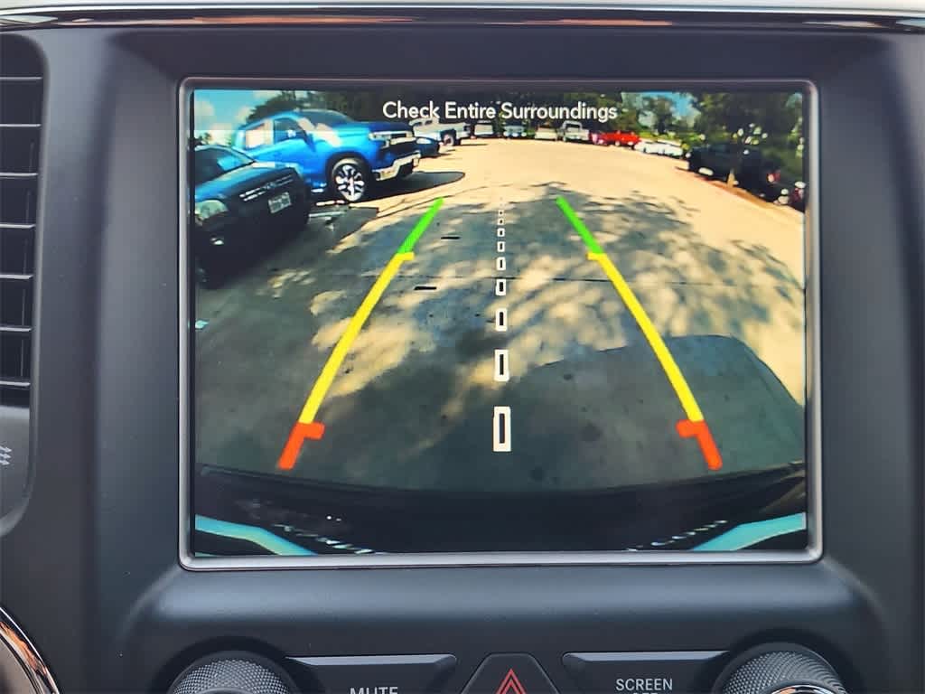 Thumbnail: 2018 Jeep Grand Cherokee - 16