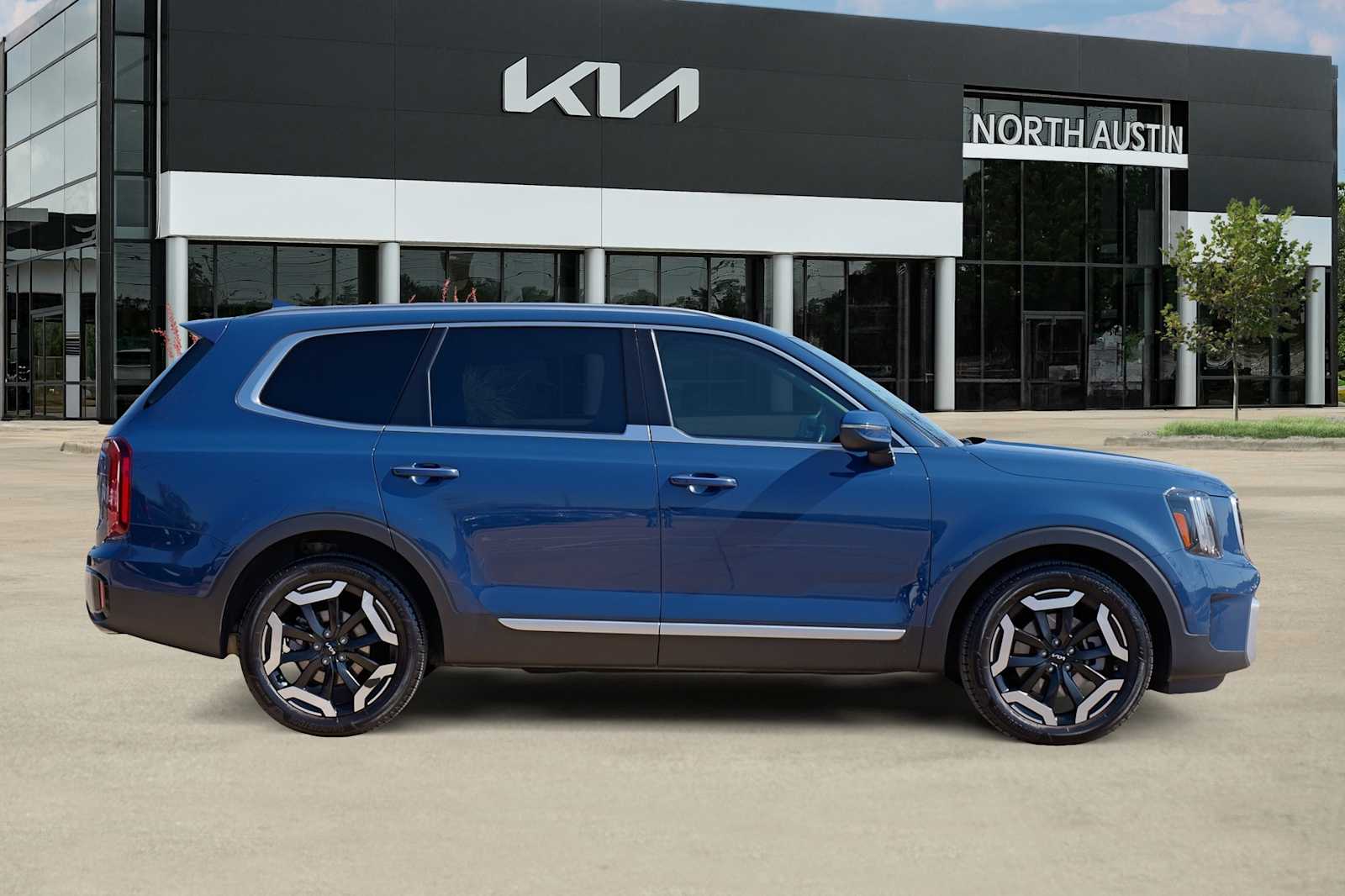 Thumbnail: 2023 Kia Telluride - 7