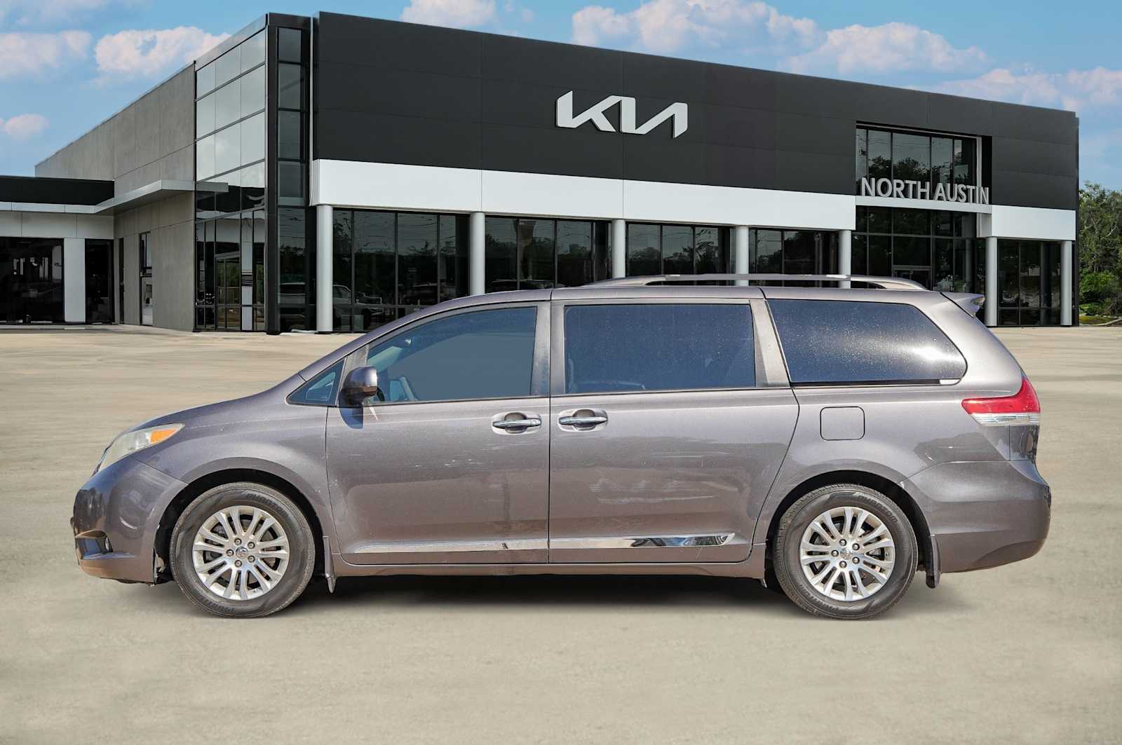 Thumbnail: 2013 Toyota Sienna - 3