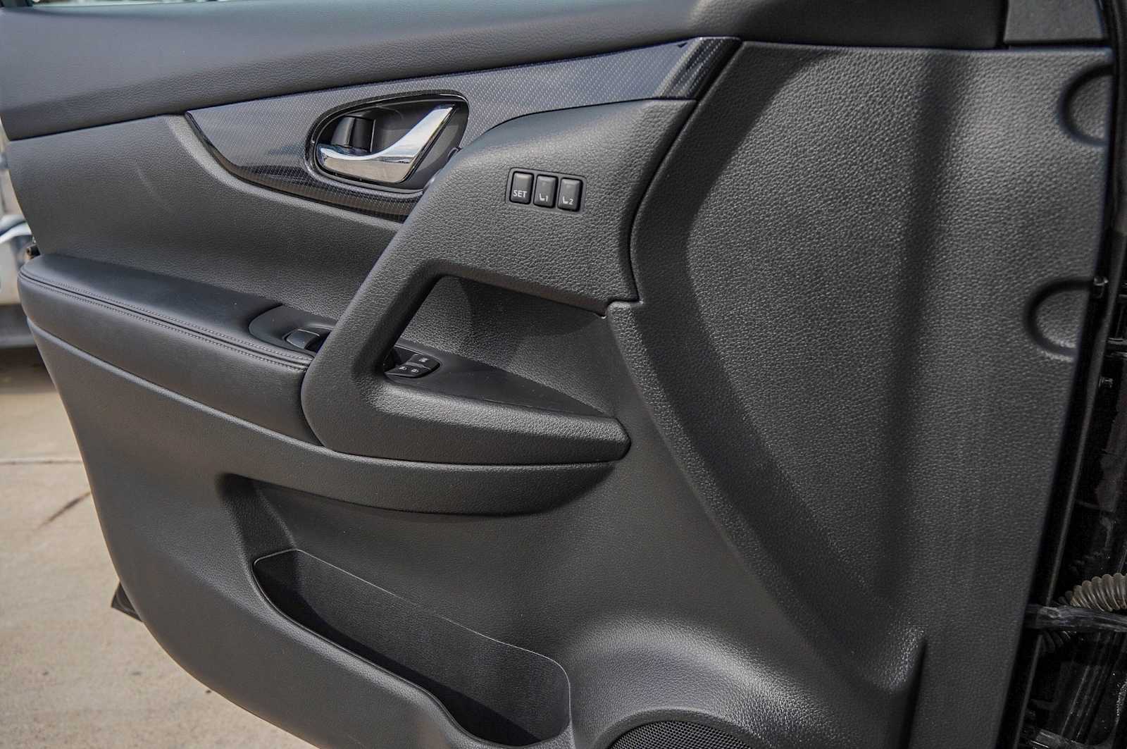 Thumbnail: 2019 Nissan Rogue - 21