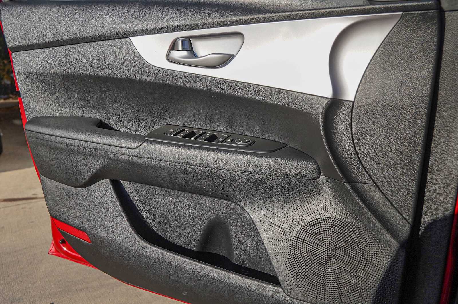 Thumbnail: 2022 Kia Forte - 22