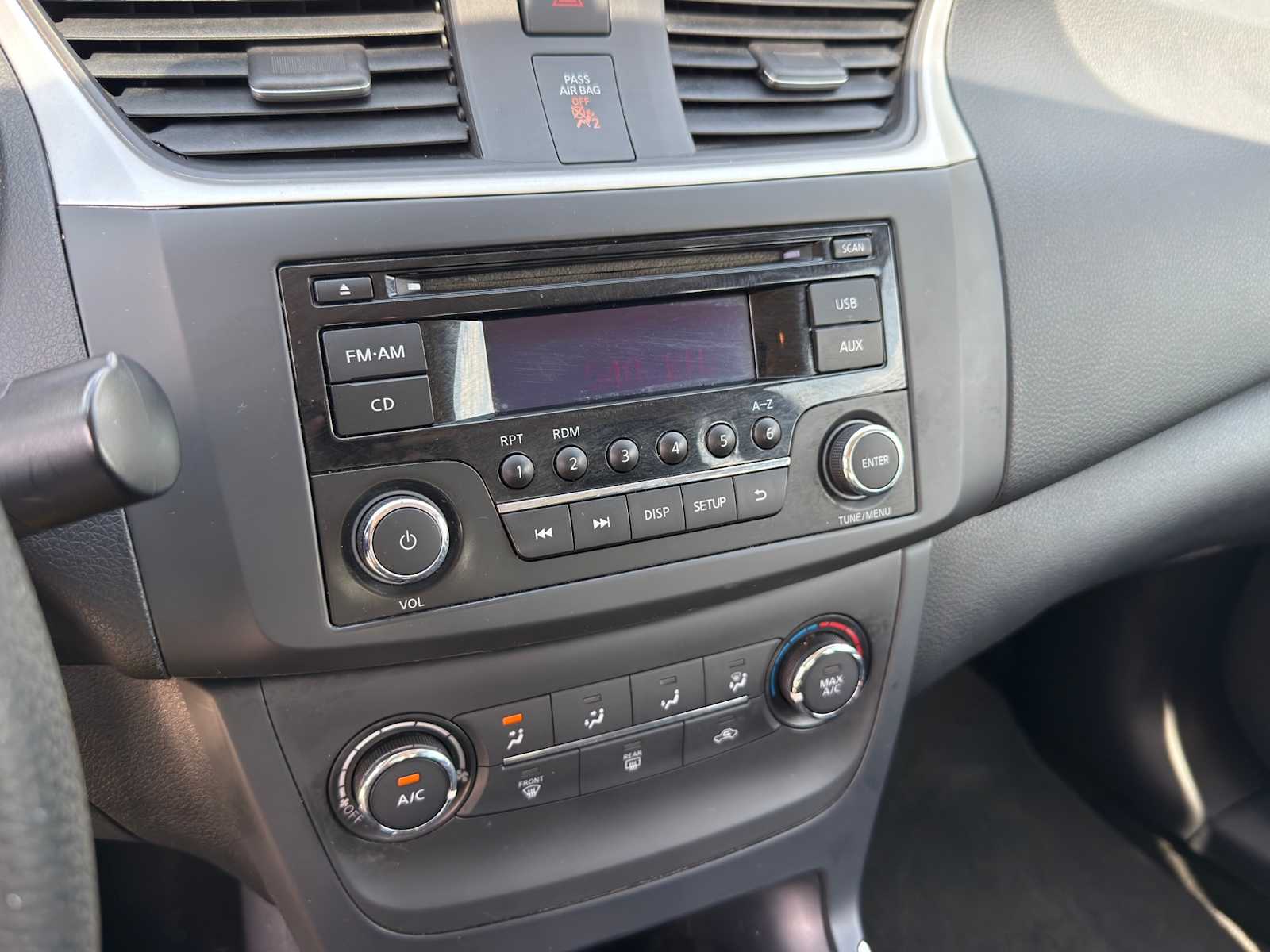 Thumbnail: 2017 Nissan Sentra - 12