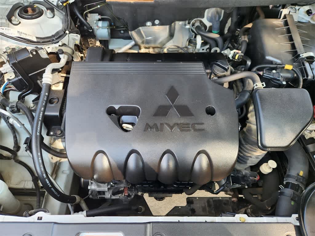 Thumbnail: 2019 Mitsubishi Outlander - 29