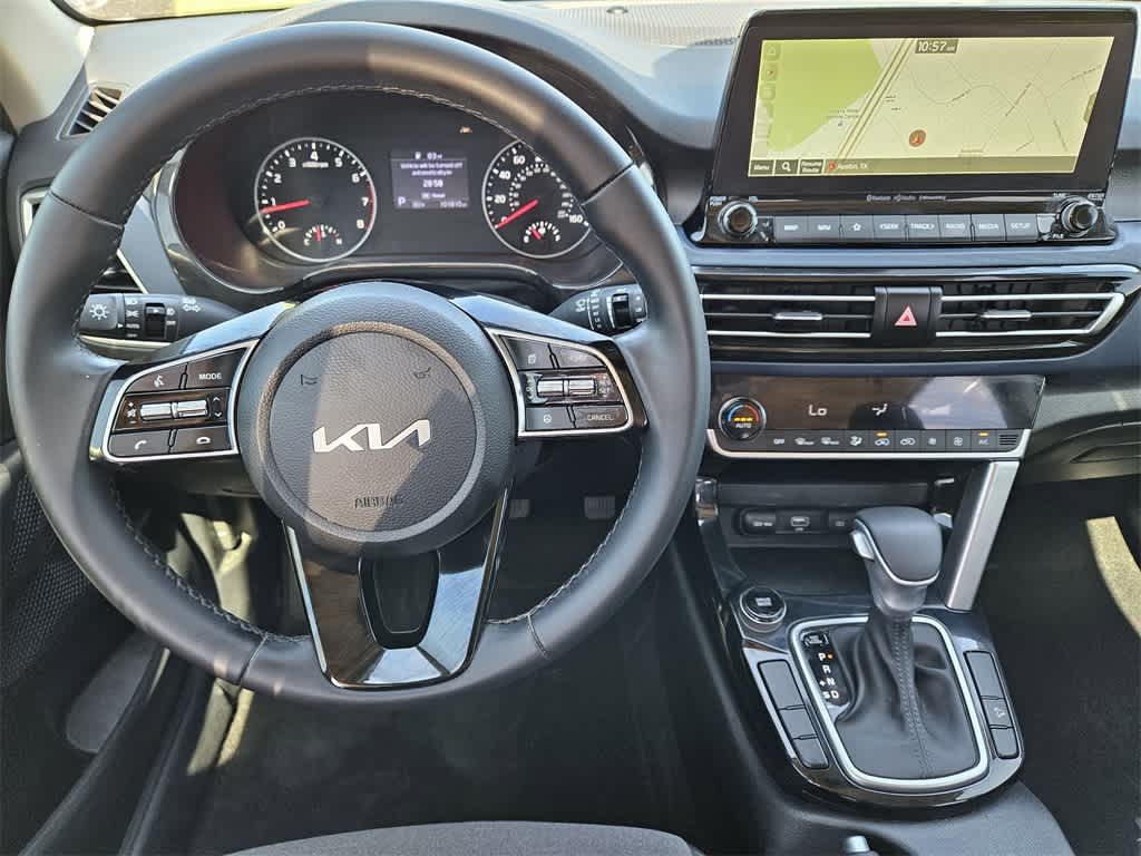 Thumbnail: 2022 Kia Seltos - 25