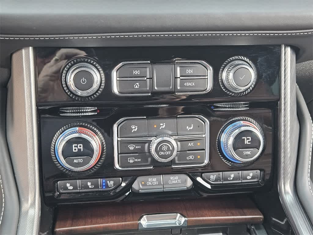 Thumbnail: 2023 GMC Yukon XL - 18