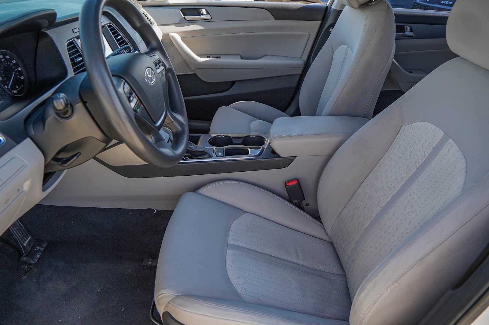 Thumbnail: 2017 Hyundai Sonata - 16