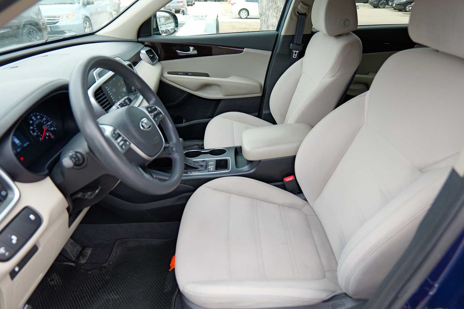 Thumbnail: 2019 Kia Sorento - 10