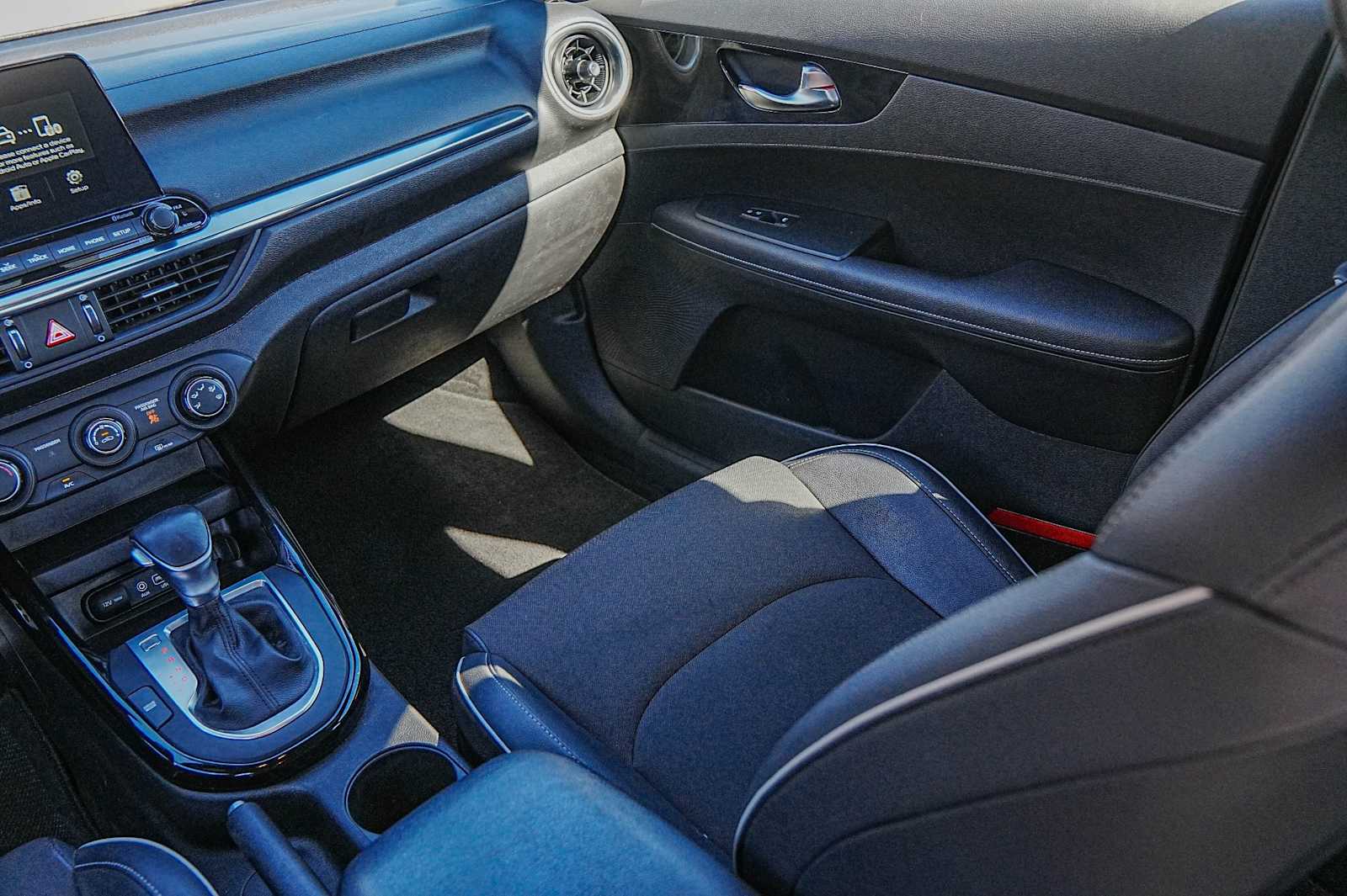 Thumbnail: 2021 Kia Forte - 27