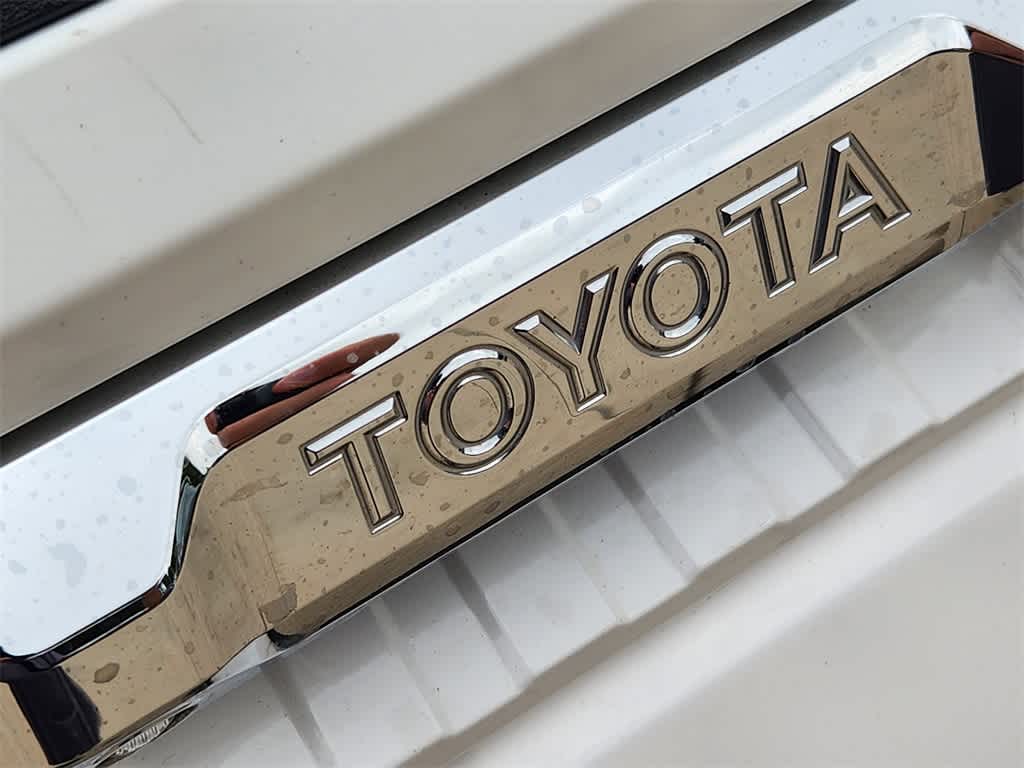 Thumbnail: 2022 Toyota Tundra - 12