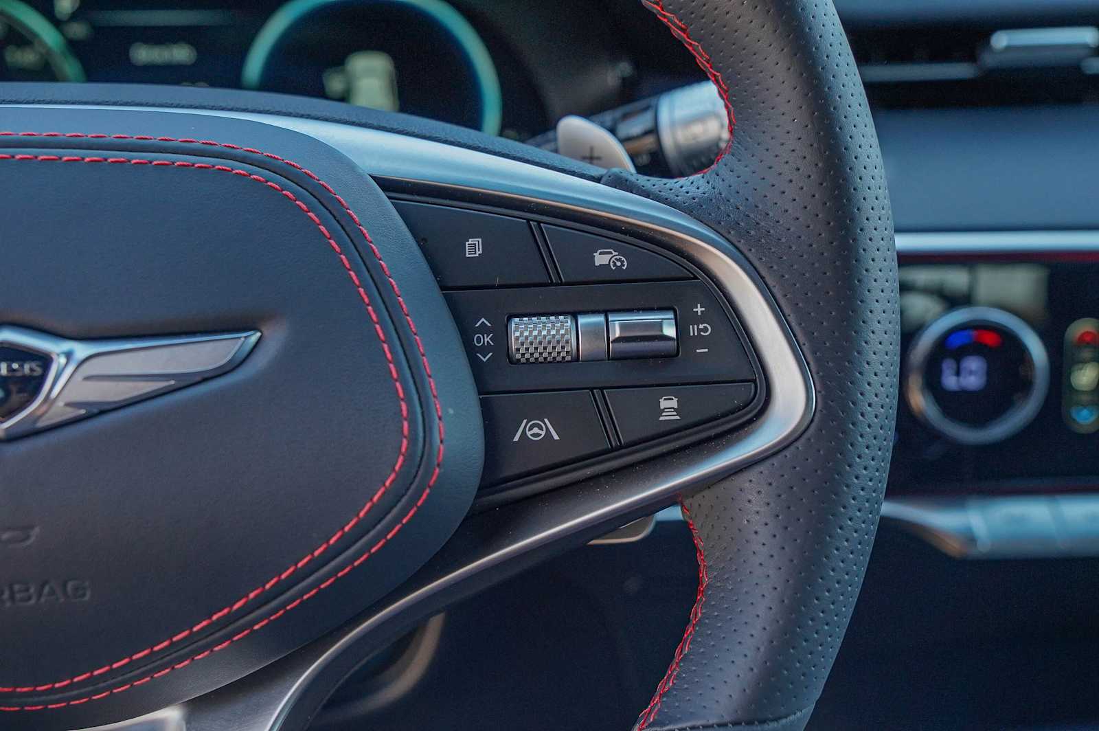 Thumbnail: 2023 Genesis GV70 - 15