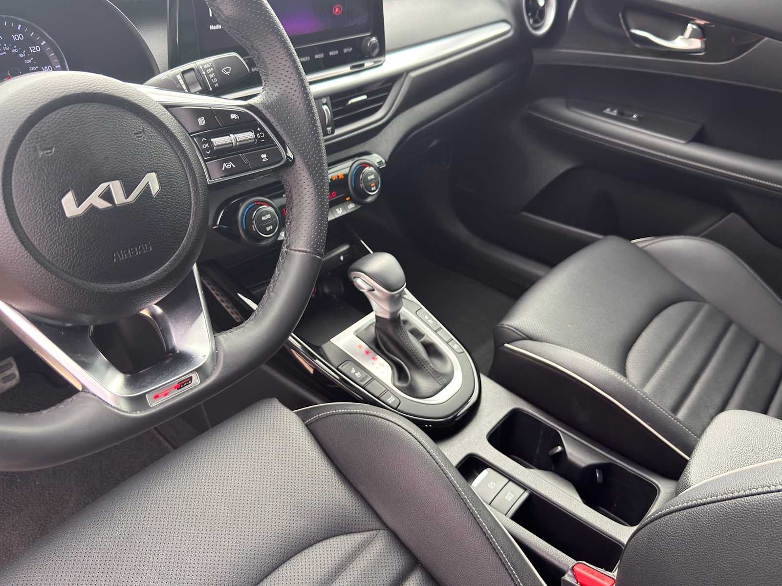 Thumbnail: 2024 Kia Forte - 14