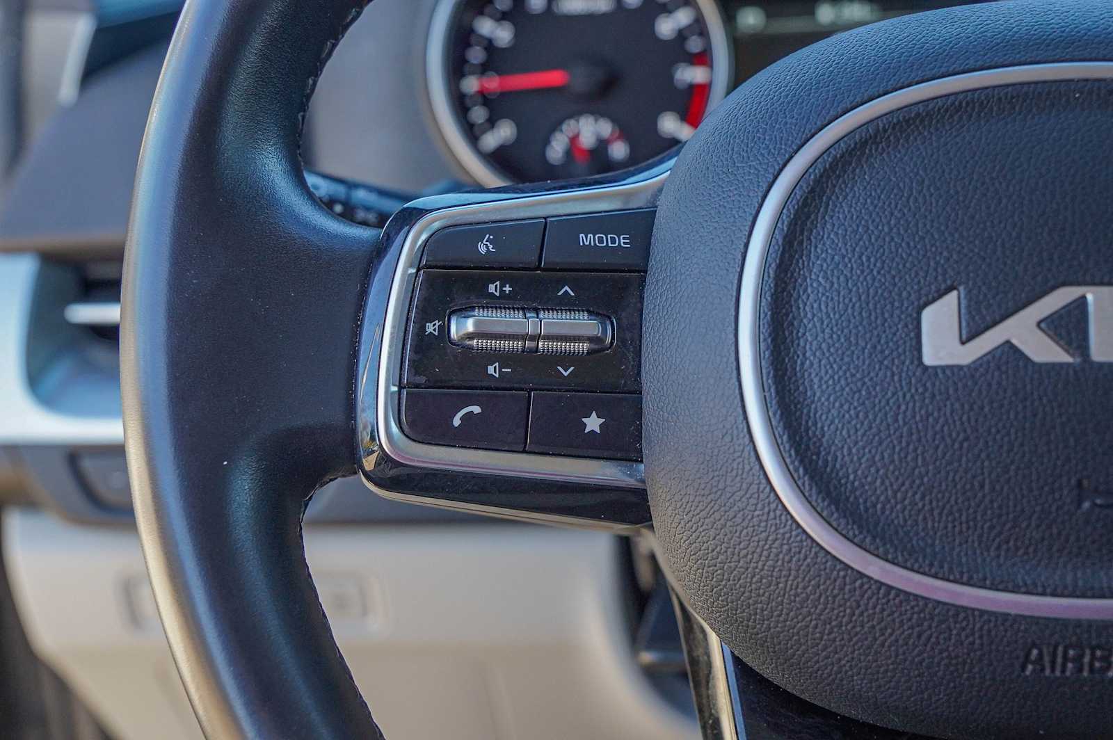 Thumbnail: 2024 Kia Carnival - 13