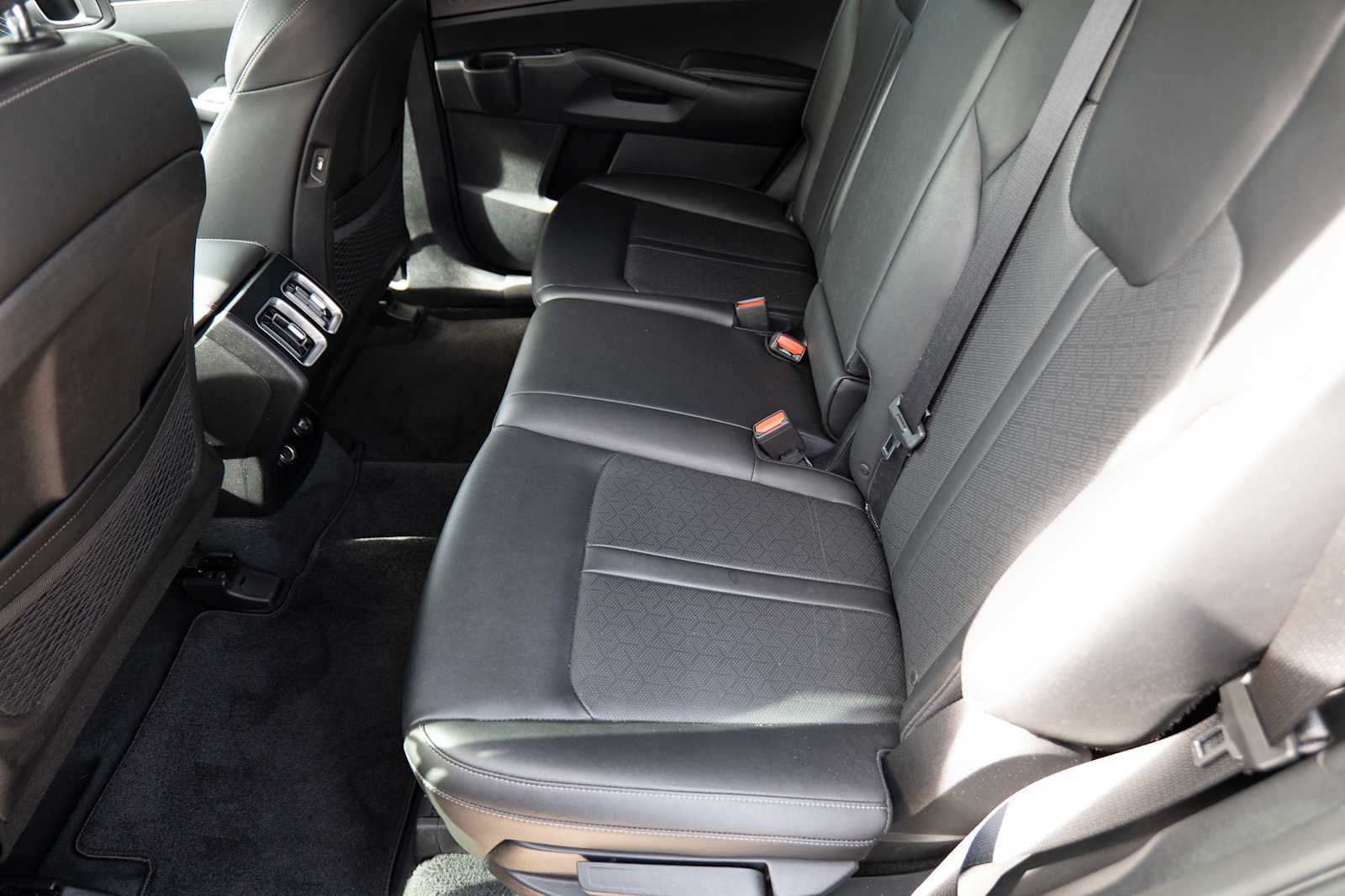 Thumbnail: 2022 Kia Sorento - 24