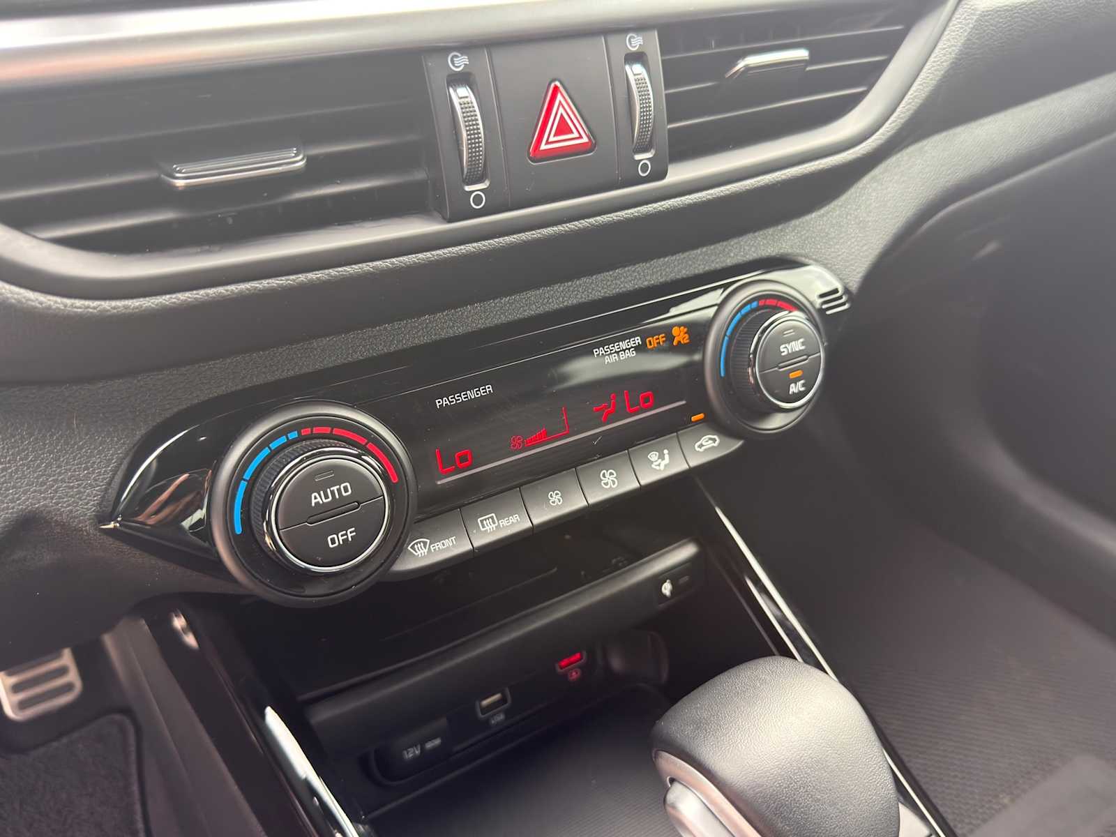 Thumbnail: 2024 Kia Forte - 18