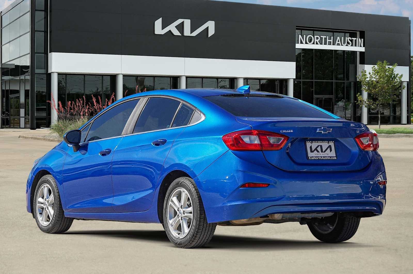 Thumbnail: 2017 Chevrolet Cruze - 5