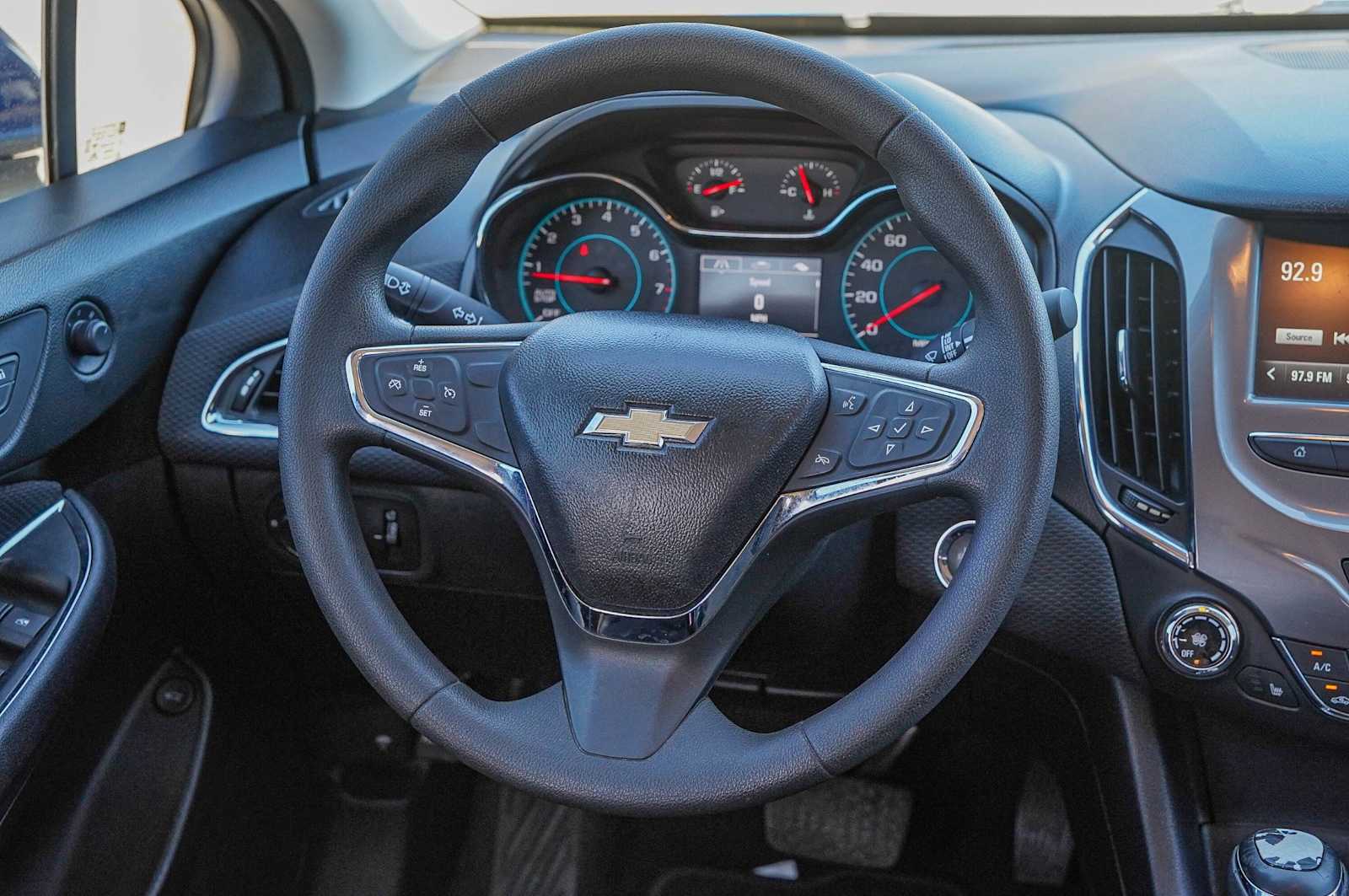 Thumbnail: 2017 Chevrolet Cruze - 25