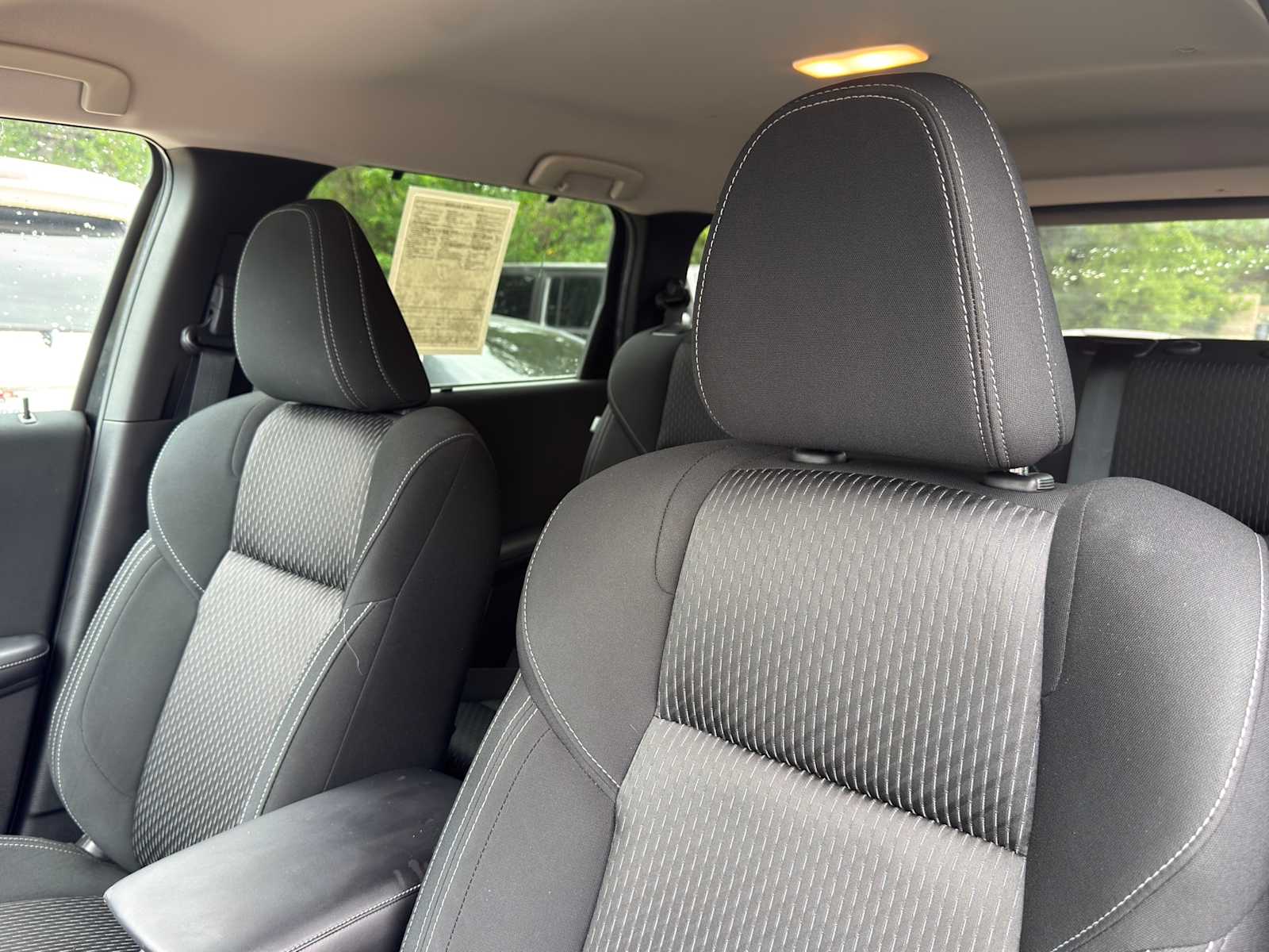 Thumbnail: 2022 Mitsubishi Outlander - 9