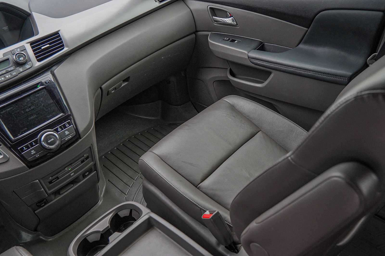 Thumbnail: 2015 Honda Odyssey - 28