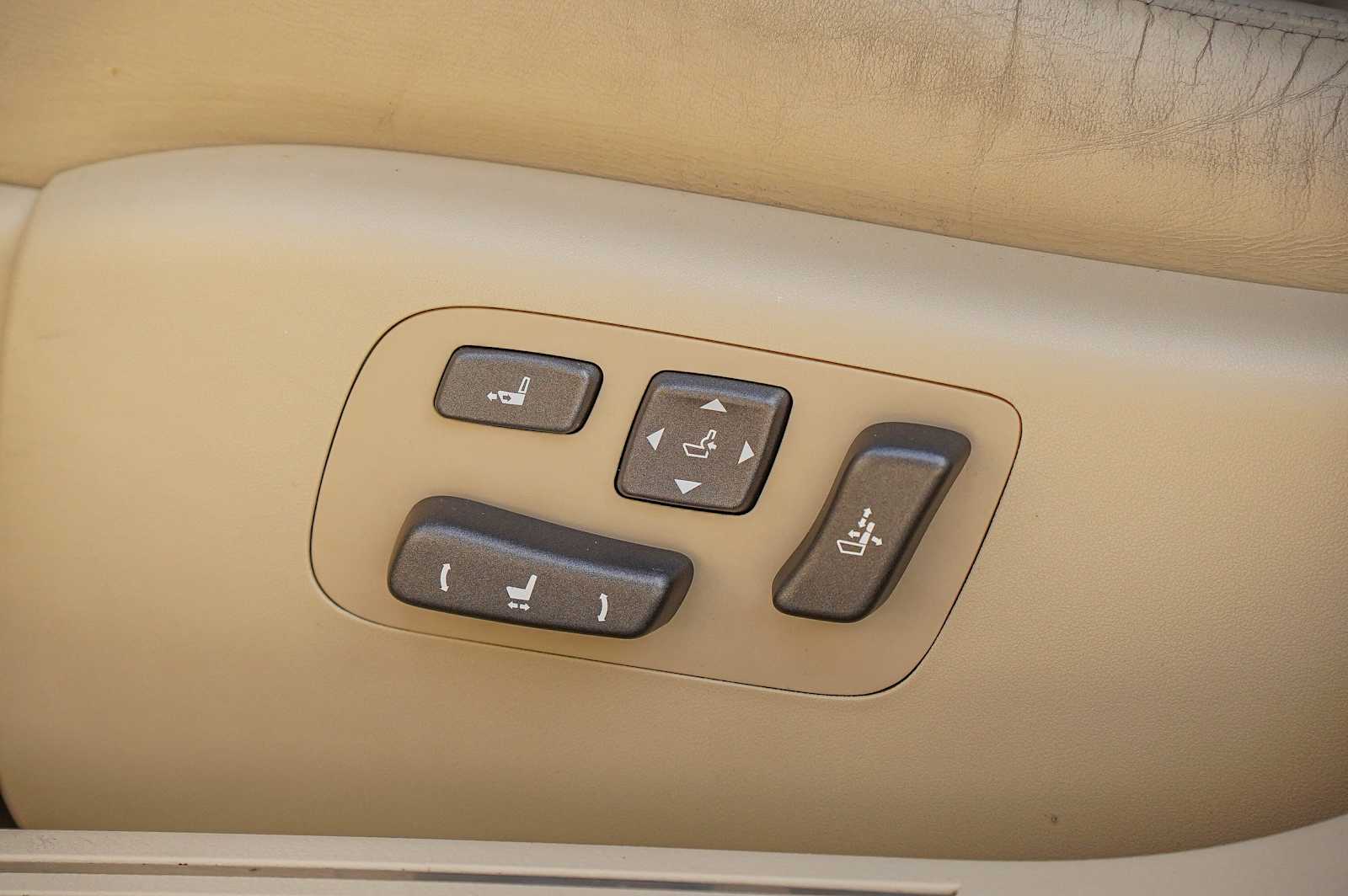 Thumbnail: 2012 Lexus LS - 27