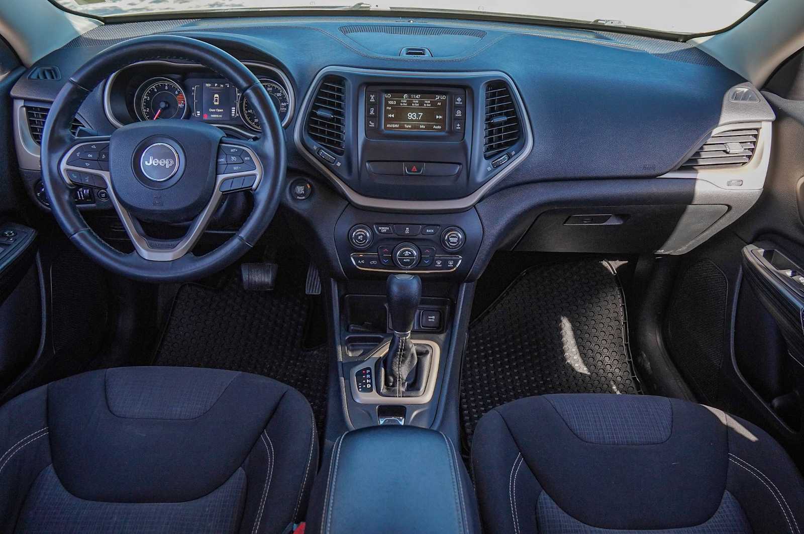 Thumbnail: 2016 Jeep Cherokee - 25