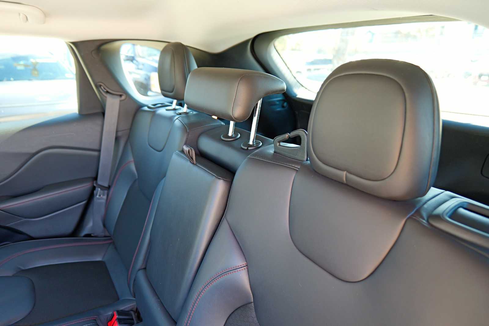 Thumbnail: 2020 Jeep Cherokee - 24