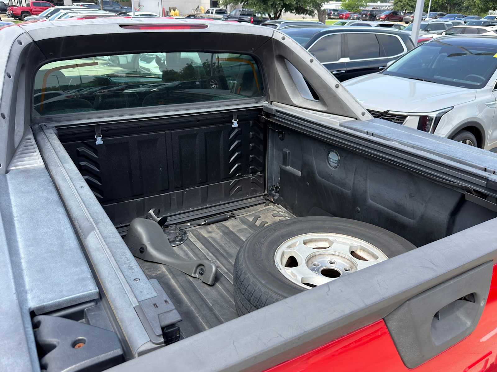 Thumbnail: 2003 Chevrolet Avalanche 1500 - 8