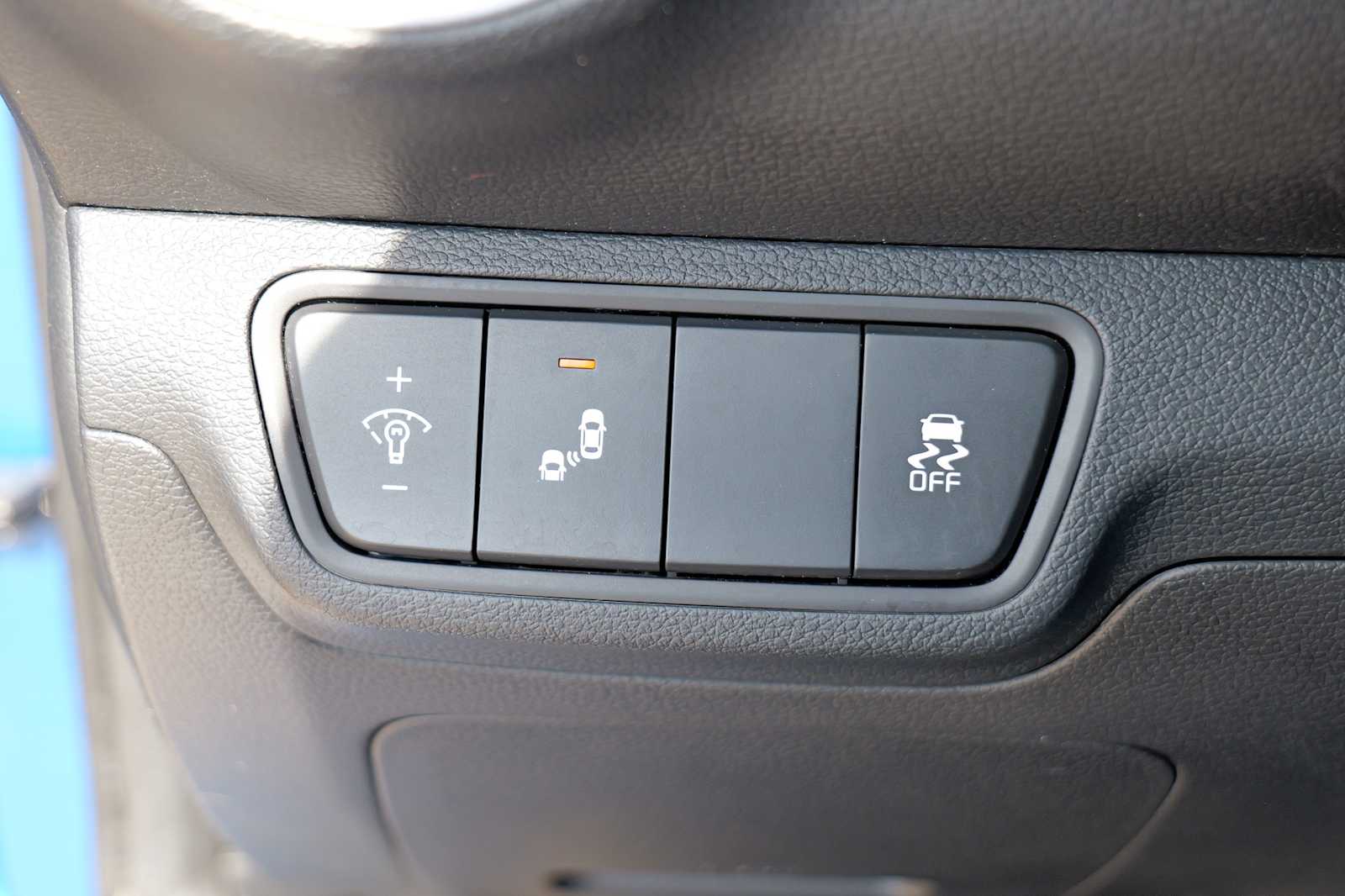 Thumbnail: 2024 Kia Forte - 19