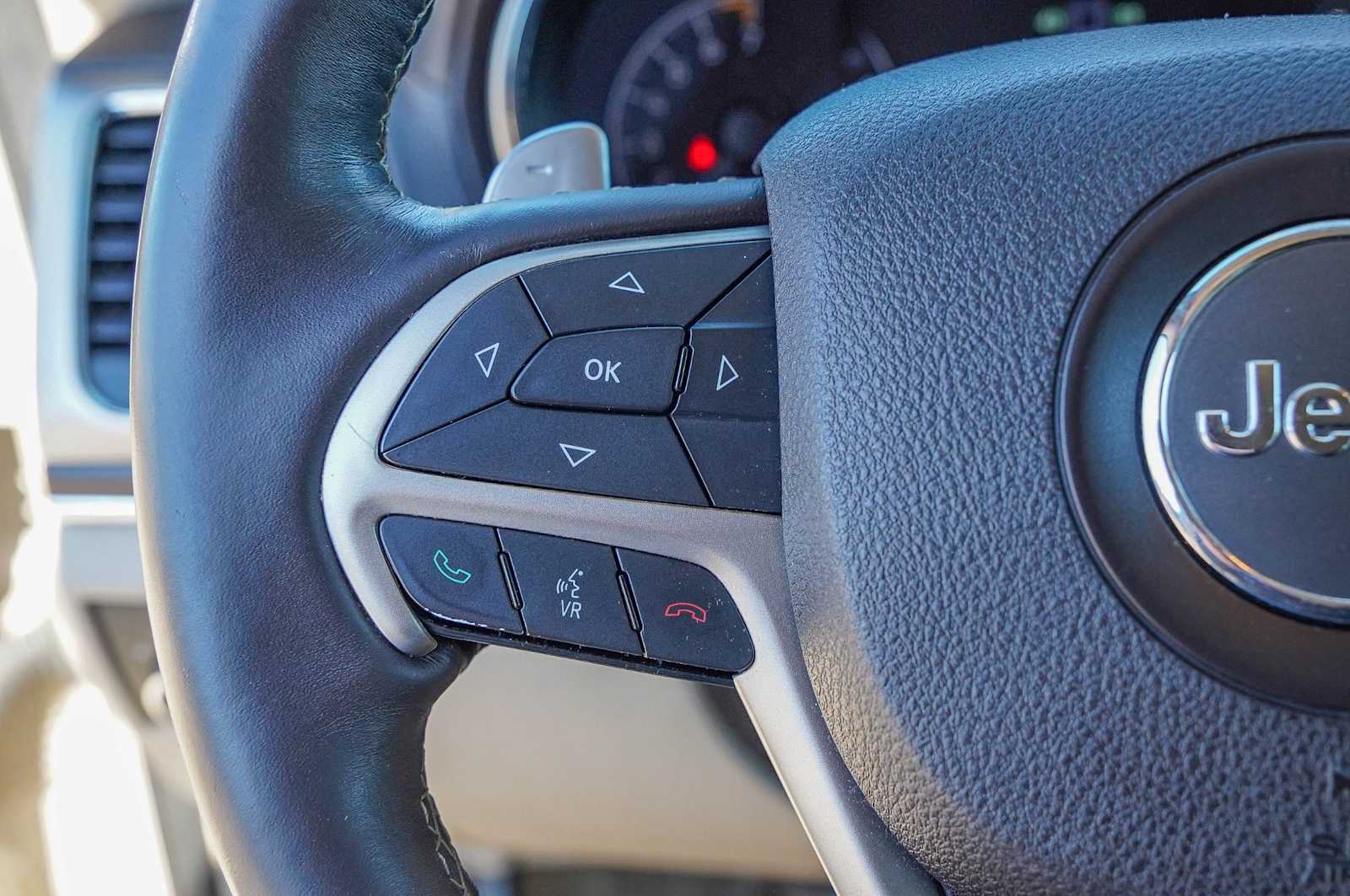 Thumbnail: 2015 Jeep Grand Cherokee - 14