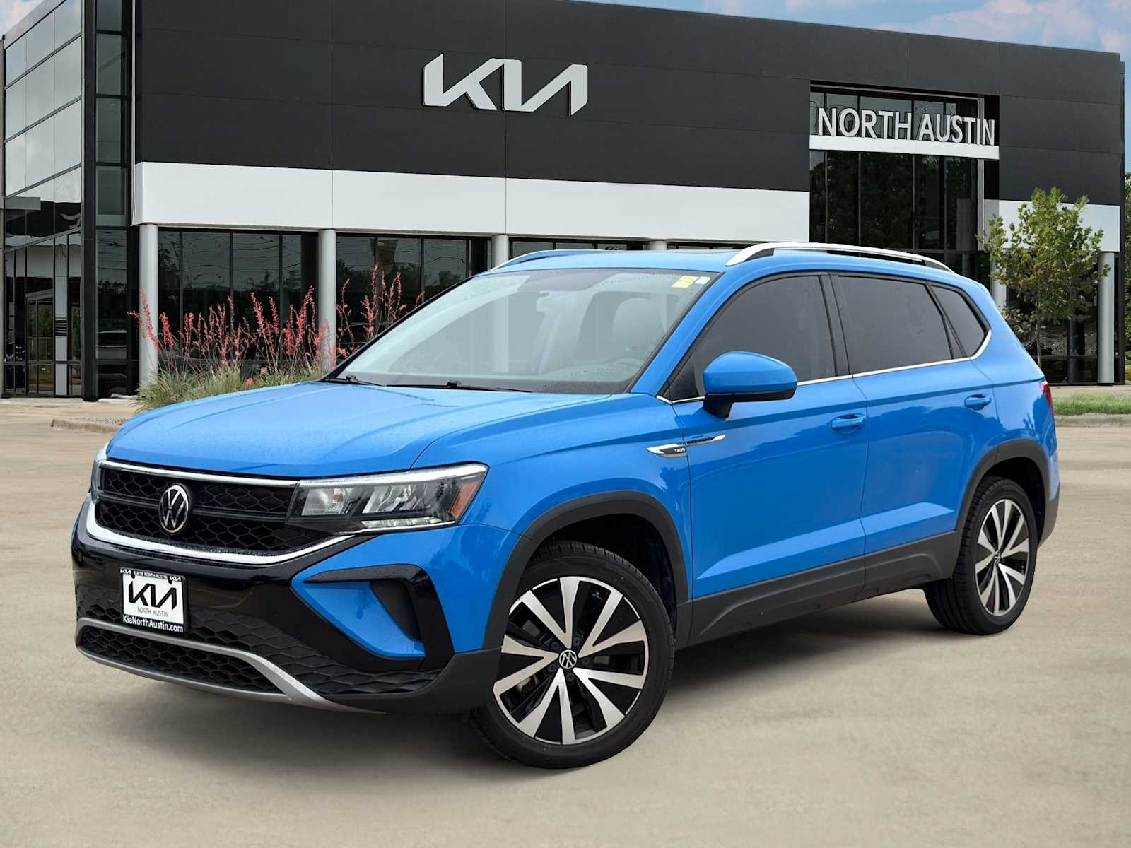 Thumbnail: 2022 Volkswagen Taos - 1