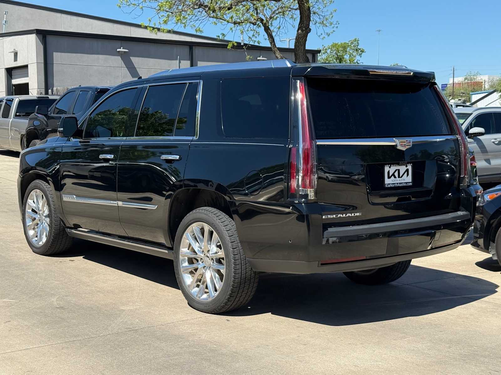 Thumbnail: 2017 Cadillac Escalade - 7