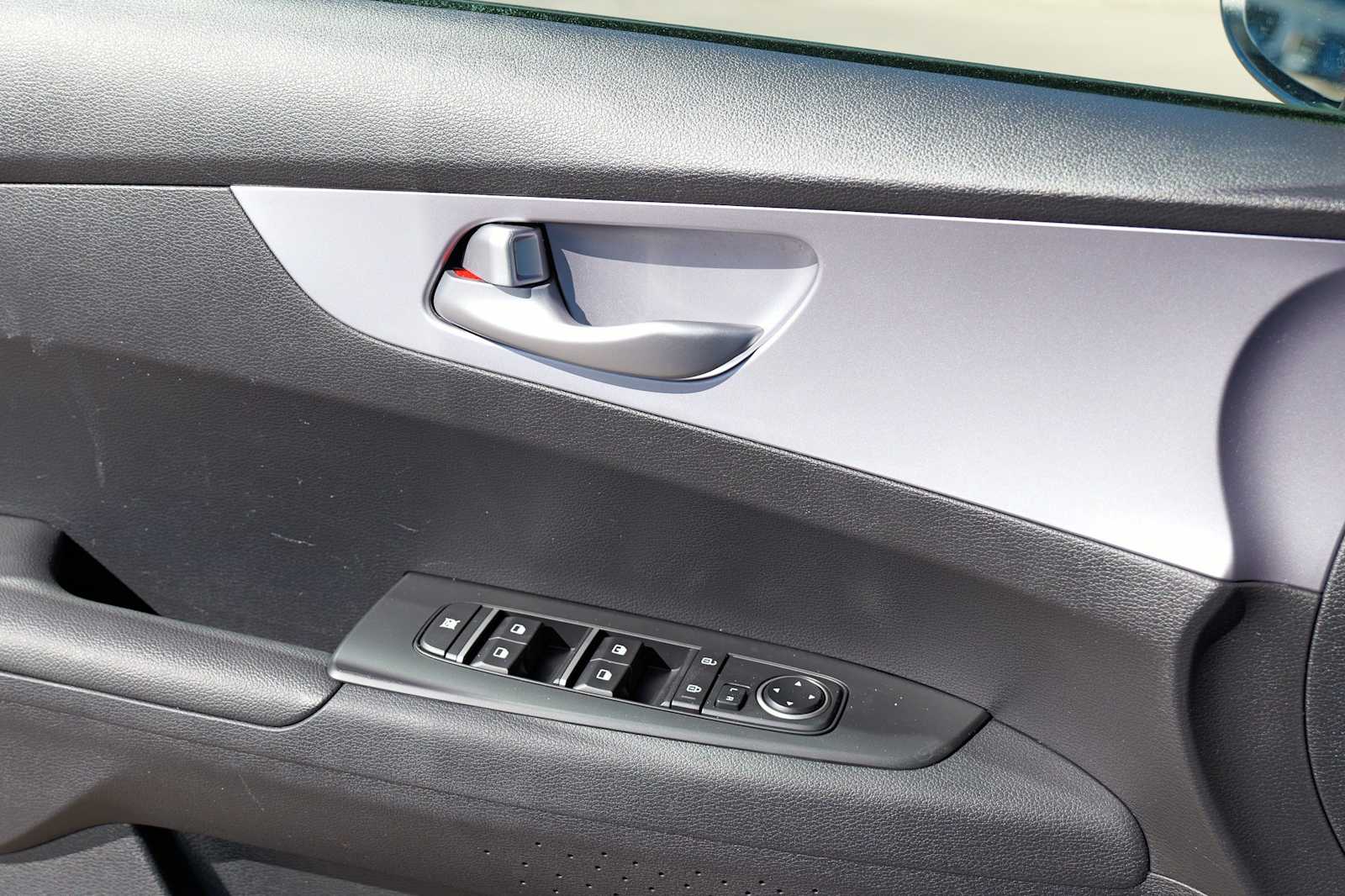 Thumbnail: 2024 Kia Forte - 21