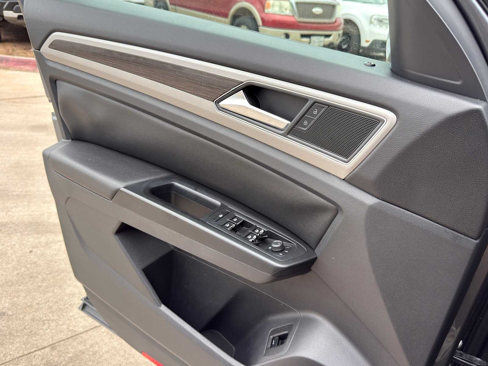 Thumbnail: 2019 Volkswagen Atlas - 17