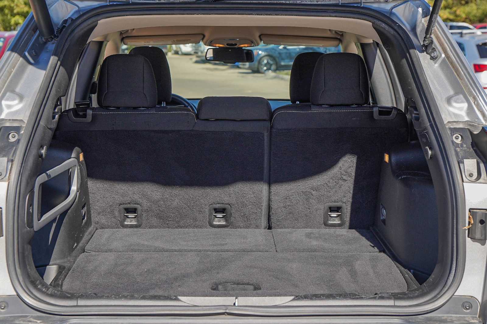 Thumbnail: 2016 Jeep Cherokee - 31