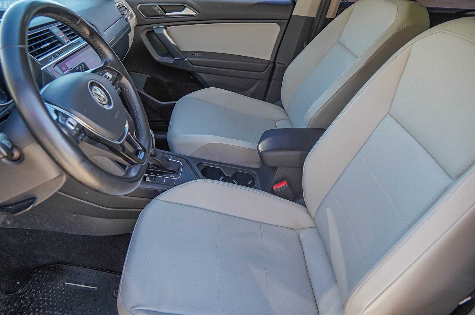 Thumbnail: 2018 Volkswagen Tiguan - 10