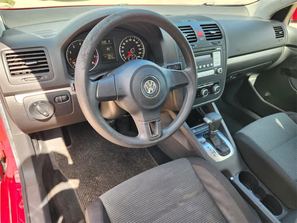 Thumbnail: 2010 Volkswagen Jetta - 2