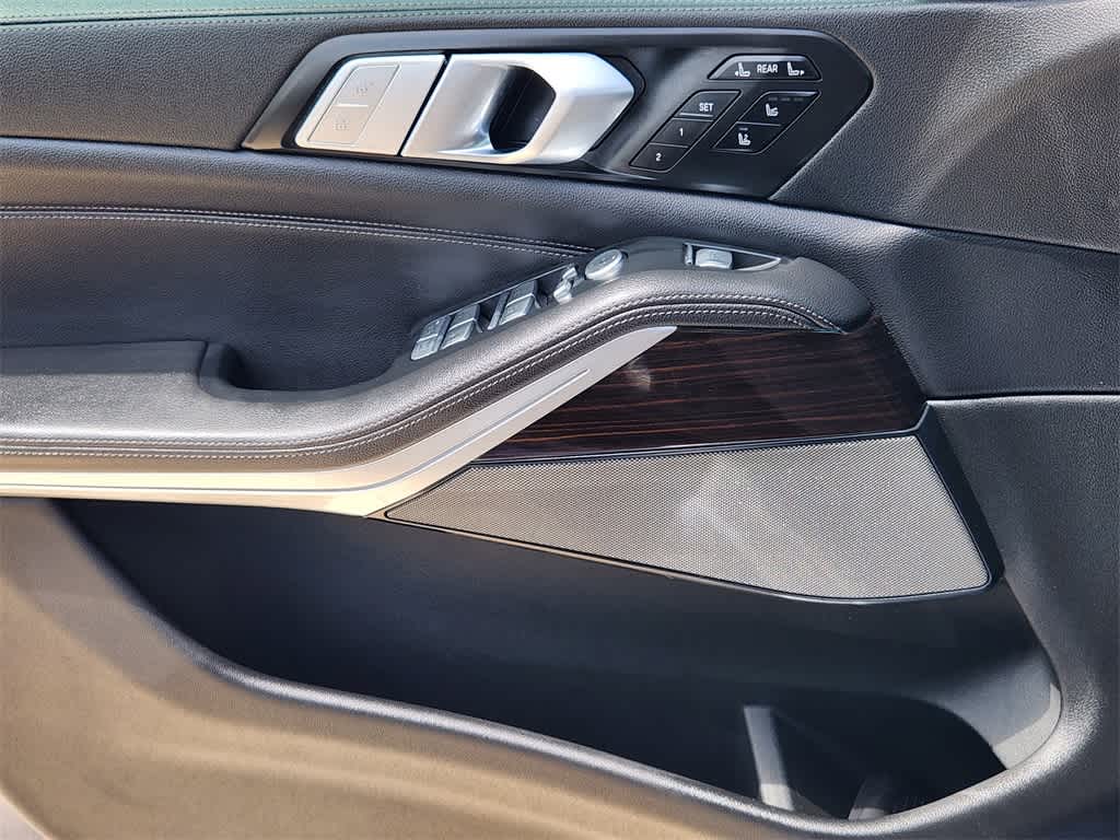 Thumbnail: 2020 BMW X7 - 23