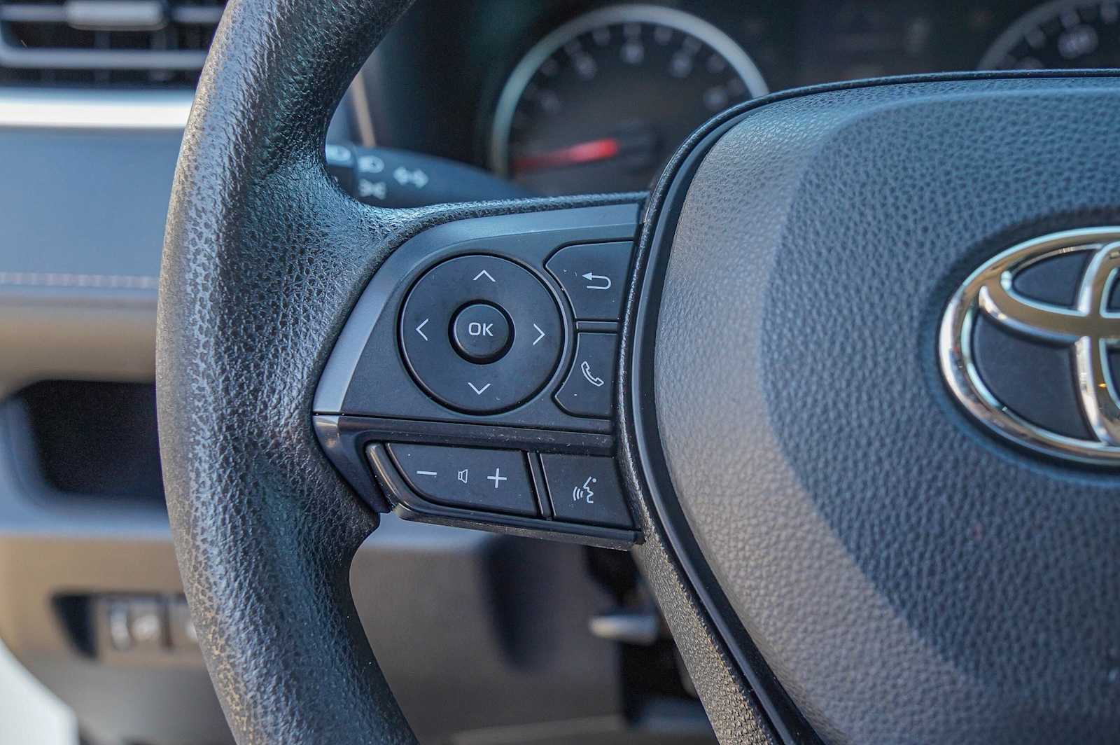 Thumbnail: 2021 Toyota RAV4 - 13