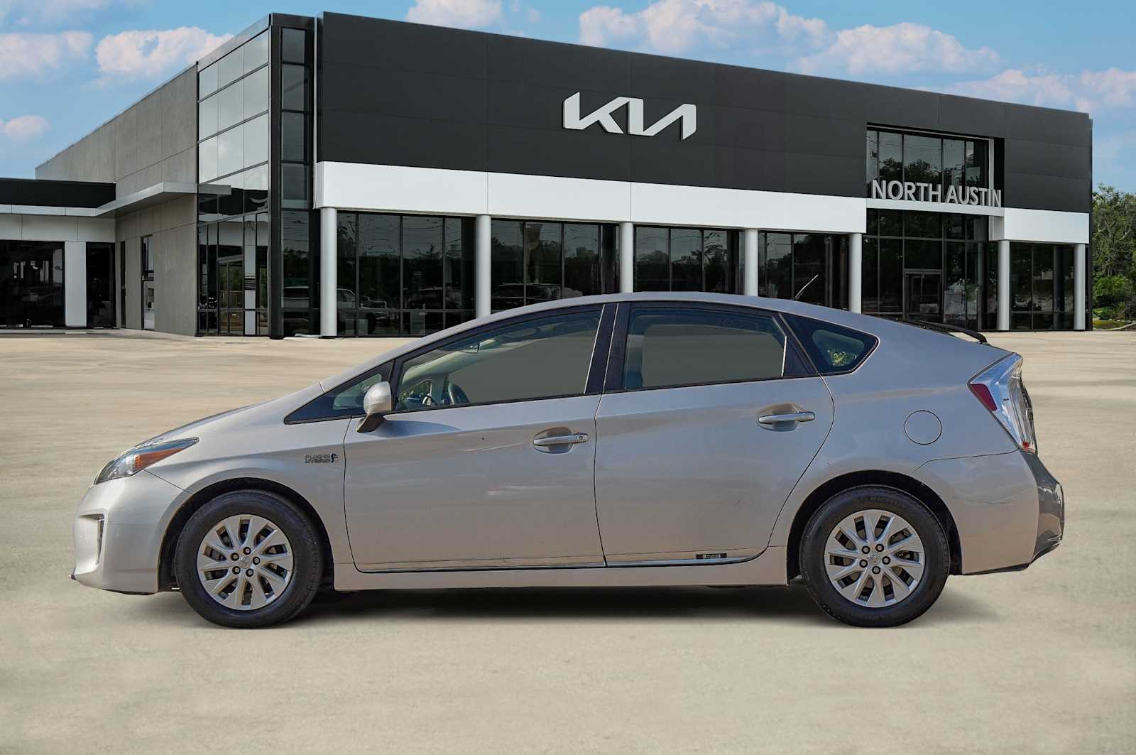 2014 Toyota Prius Plug-in photo 4