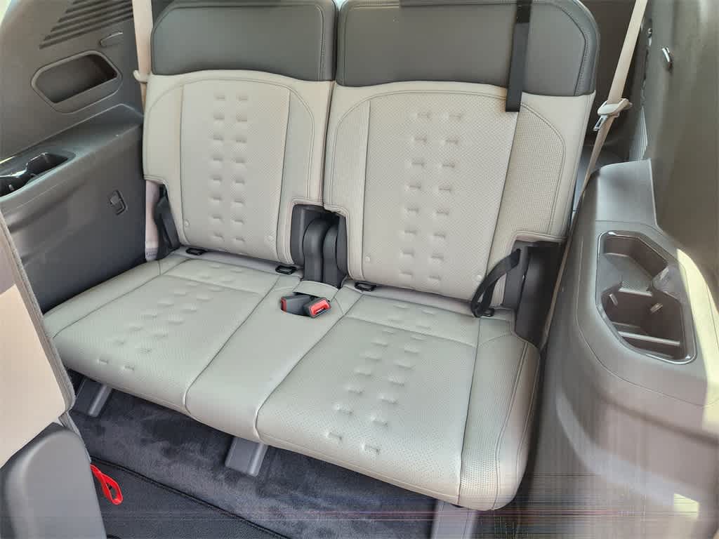 Thumbnail: 2025 Kia EV9 - 32