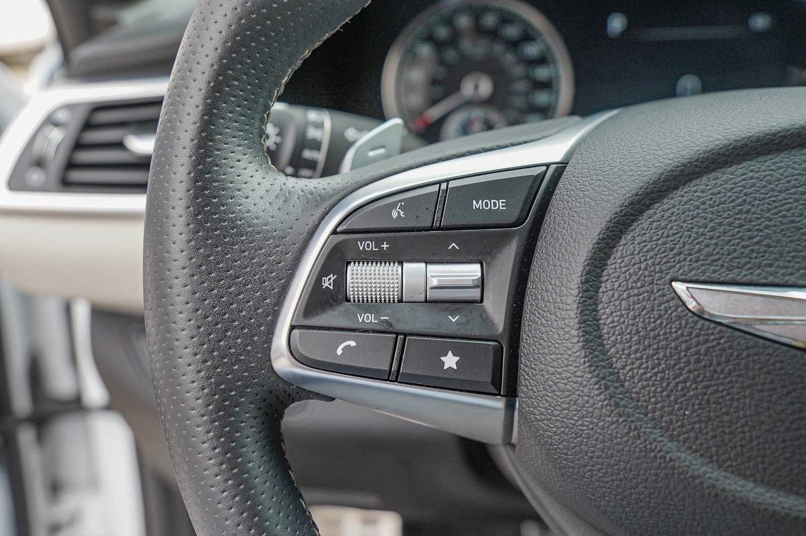 Thumbnail: 2023 Genesis G70 - 13