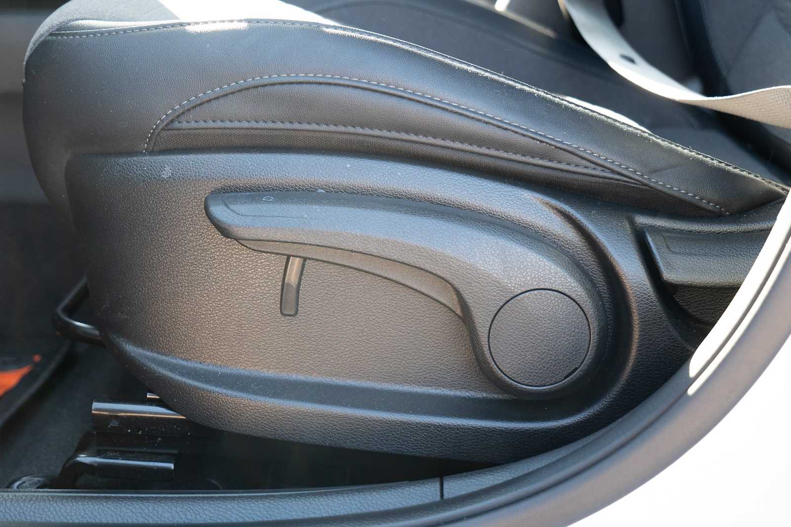 Thumbnail: 2023 Kia Seltos - 21