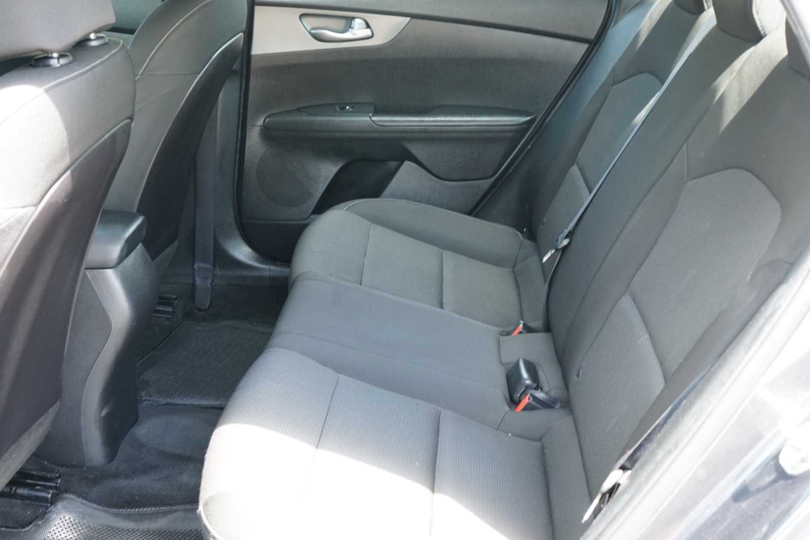 Thumbnail: 2021 Kia Forte - 16